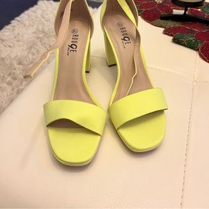 Woman shoes